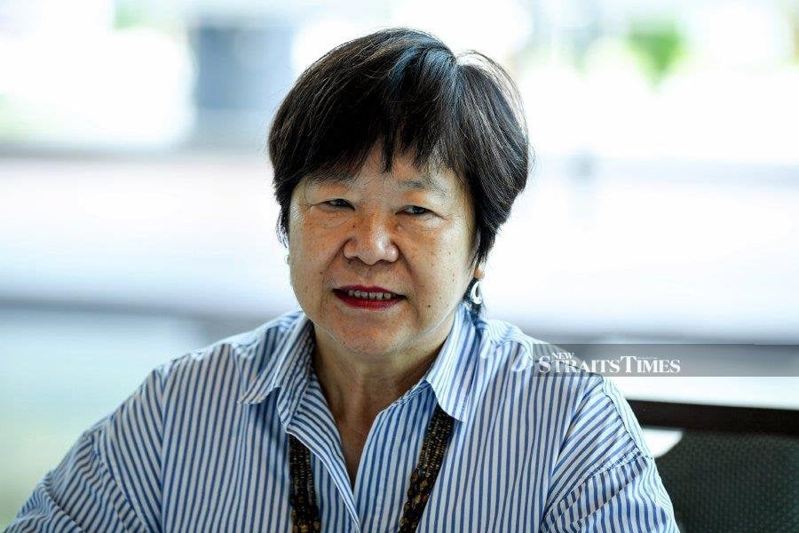 580 blood donations earn woman prestigious 'Medal for Life' award