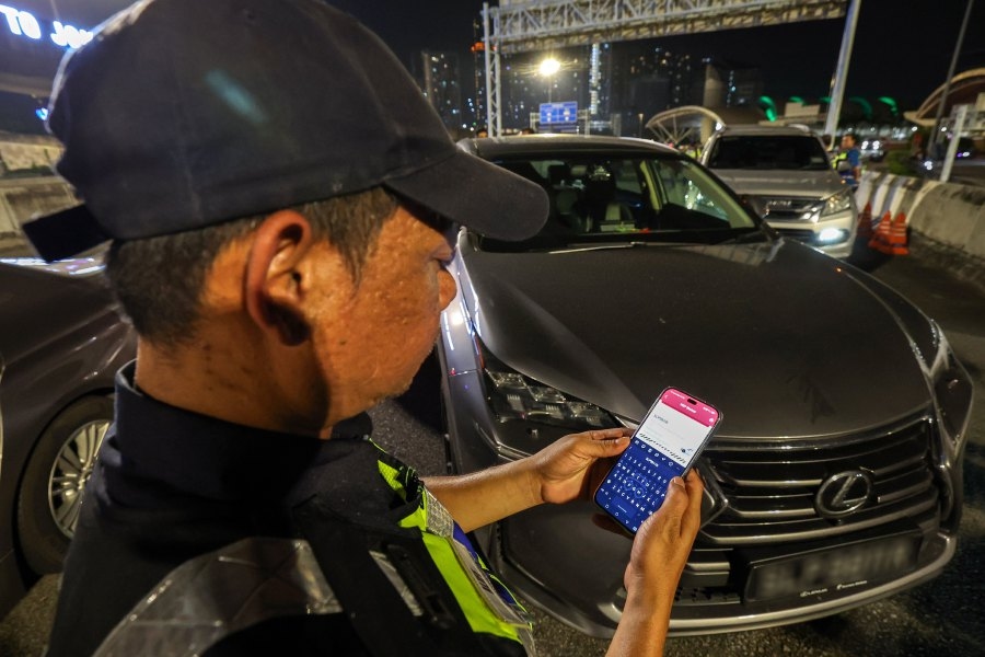 Malaysia begins VEP enforcement, 10 fined in first hour