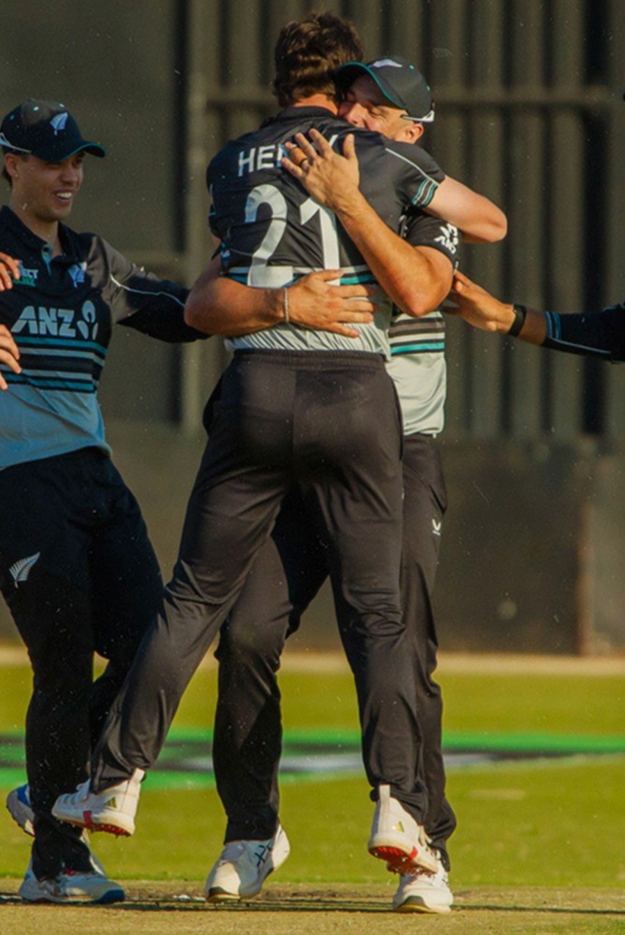 New Zealand beat South Africa by three runs