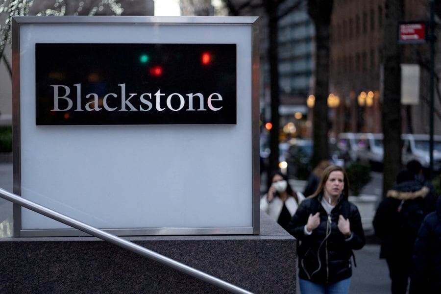 Blackstone among bidders for US$800mil Paris office property