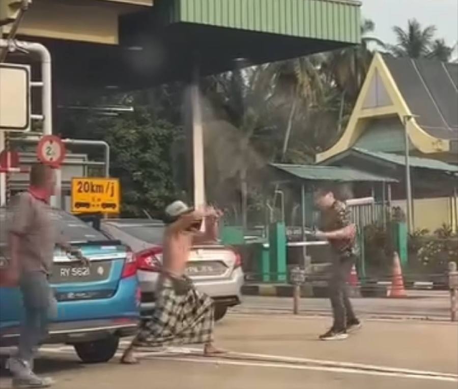 Police investigating viral Bukit Tambun toll plaza altercation