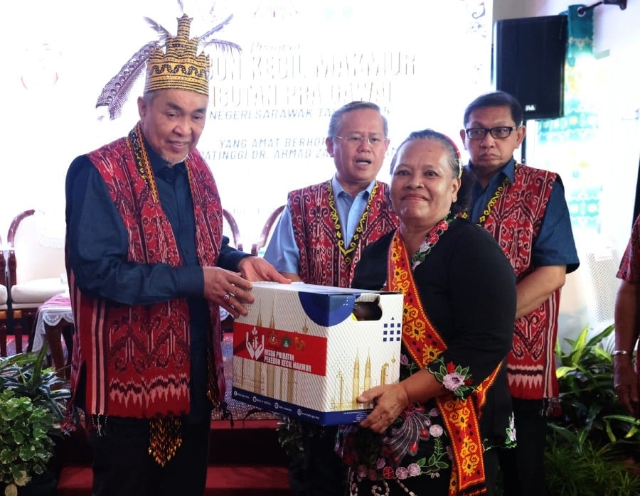 Zahid: Build depot to boost rubber production in Sarawak