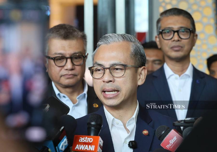 Fahmi: Cabinet may discuss Hamas disarmament bid Friday