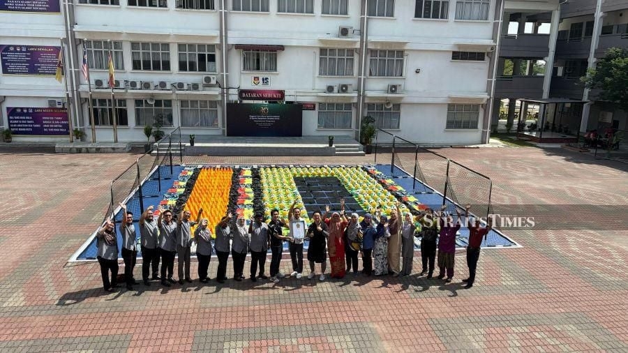 Malaysia Book of Records feat supports school sports