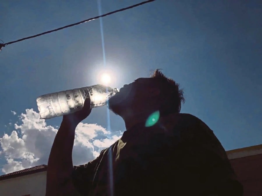 Public warned of heatstroke as hot spell continues
