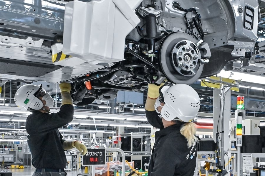 Japan's auto exports to US drop after tariffs