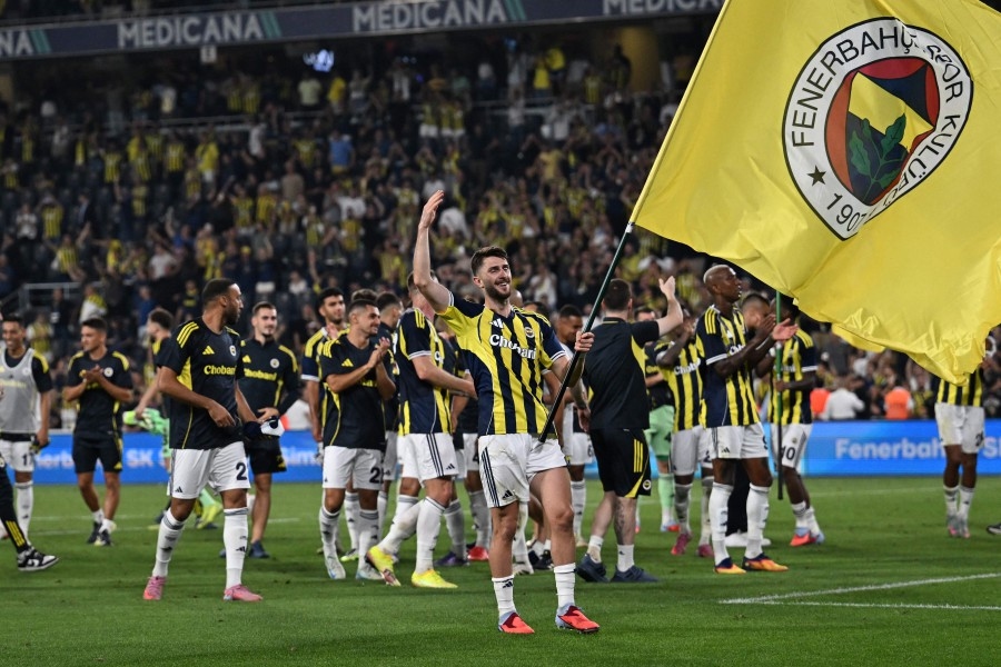 Five-star Fenerbahce, gritty Rangers seal Champions League playoff spots