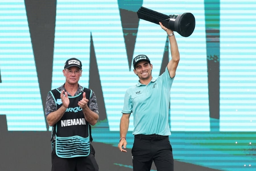 Joaquin Niemann wins in Virginia for sixth career LIV title
