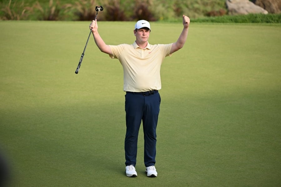 Robert MacIntyre leads Scottie Scheffler by four at BMW Championship