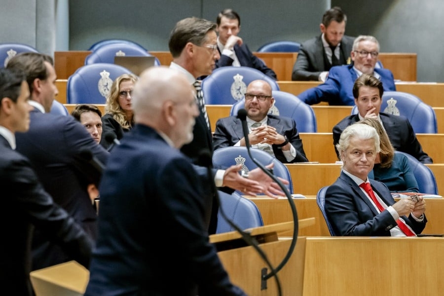 Dutch election set for Oct 29 after government falls