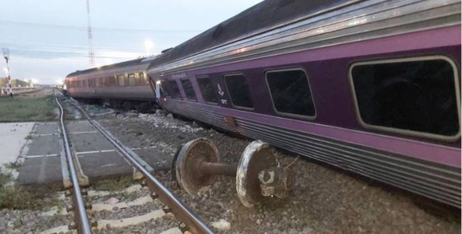 Several hurt as Bangkok-bound train derails, more feared trapped