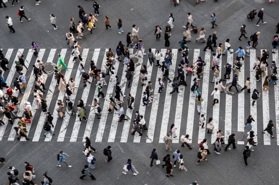 Japan March real wages dip, consumer spending up