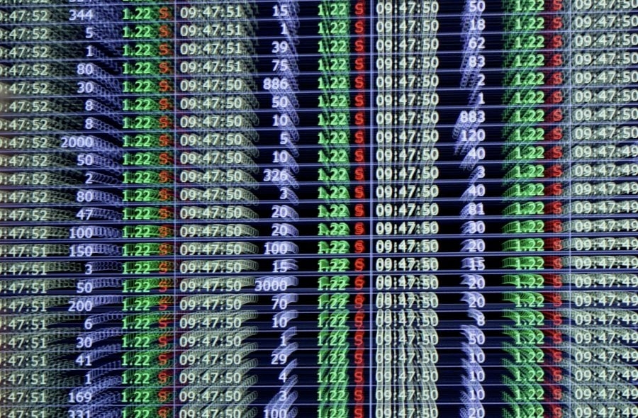 Persistent buying in heavyweights lifts Bursa Malaysia to end at intraday high
