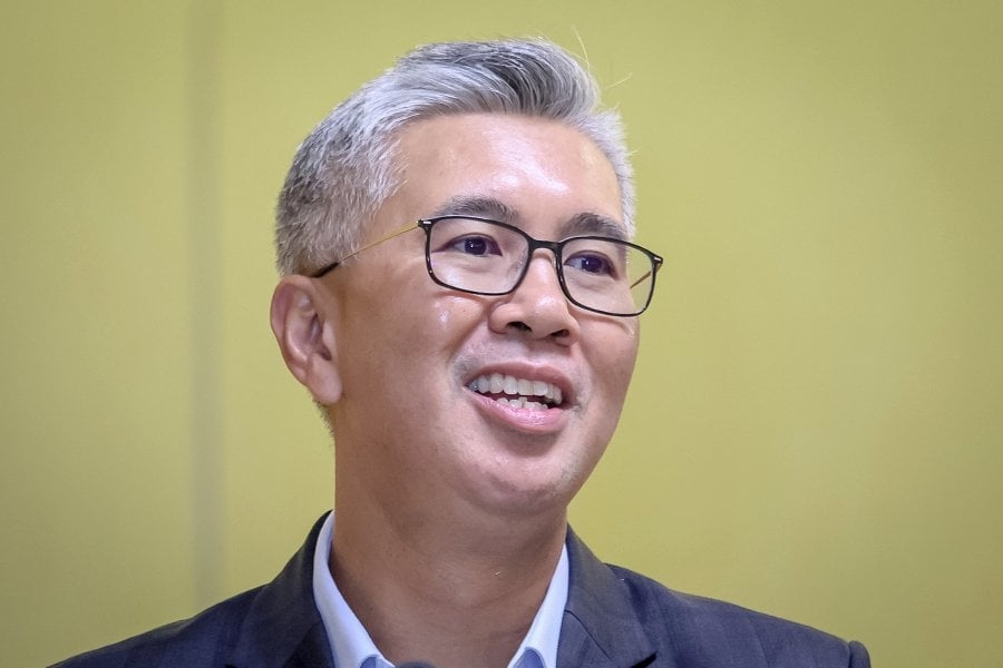 Tengku Zafrul discusses economic cooperation with Singapore, Indonesia leaders