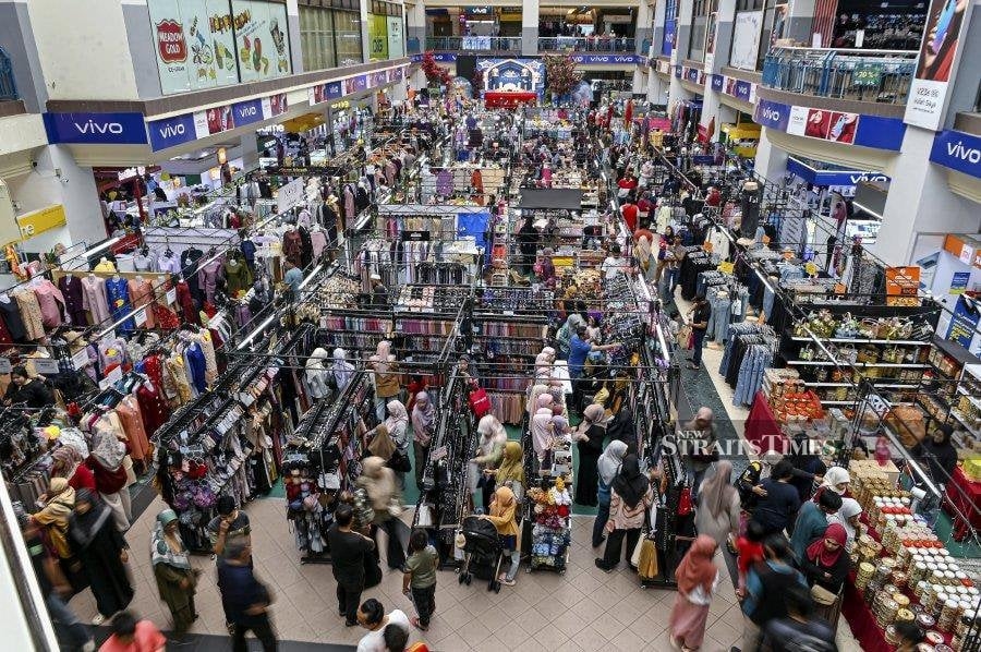 Malaysia wholesale, retail trade sales reached RM151.7bil in April 2025