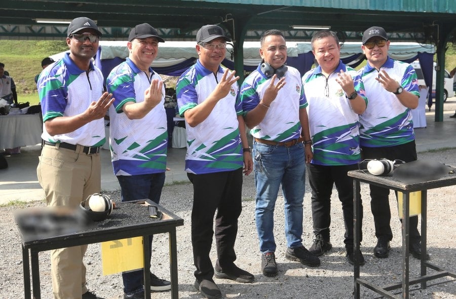 38 media practitioners take part in Immigration Department shooting event