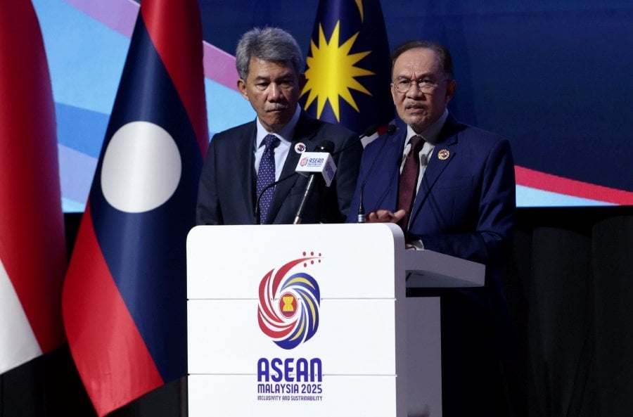 [UPDATED] Anwar: Businesses must seize the economic momentum established by leaders