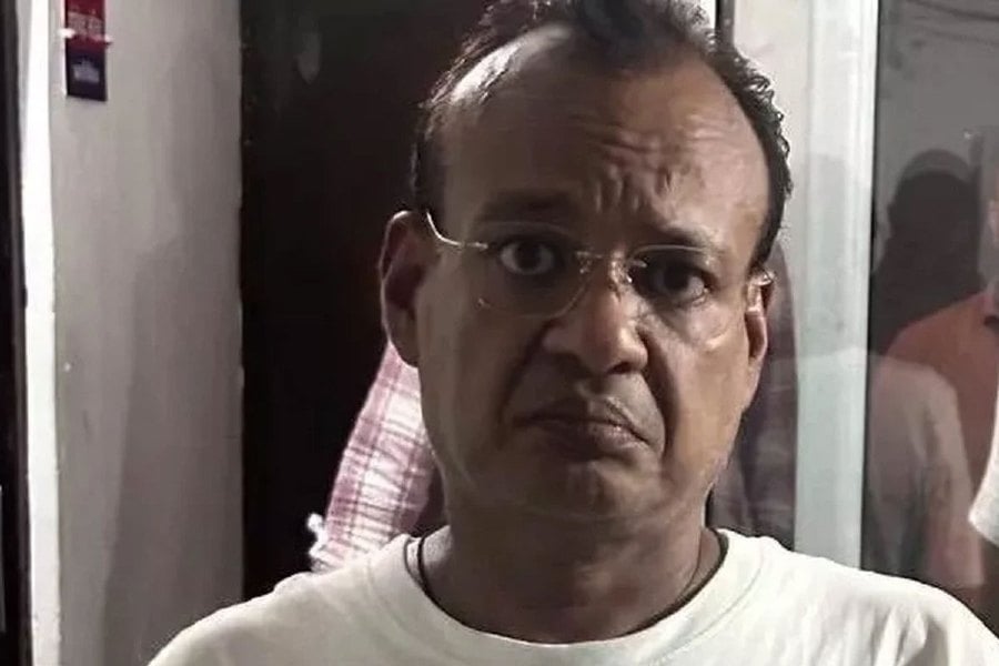 Indian police arrest man running 'fake embassy'