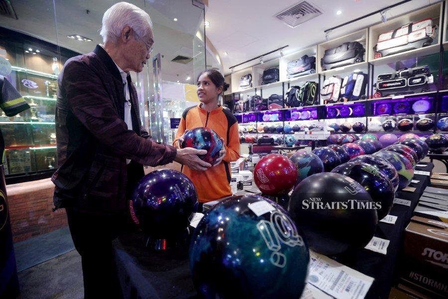 At 83, Holloway is still the beating heart of Malaysian bowling [WATCH]