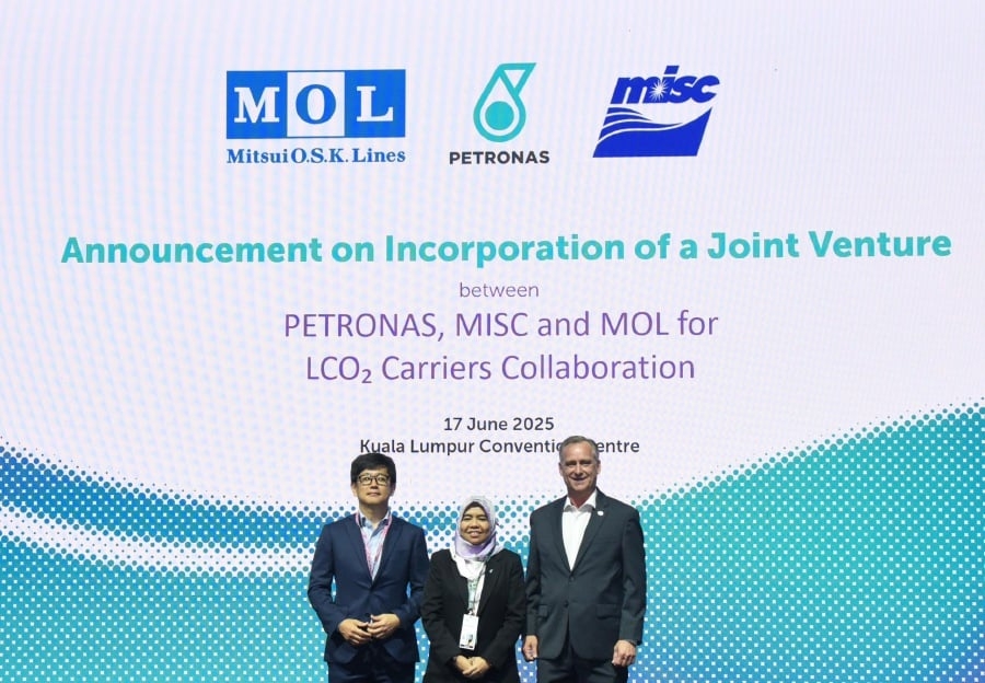 Petronas-led venture to build fleet of liquefied CO2 carriers