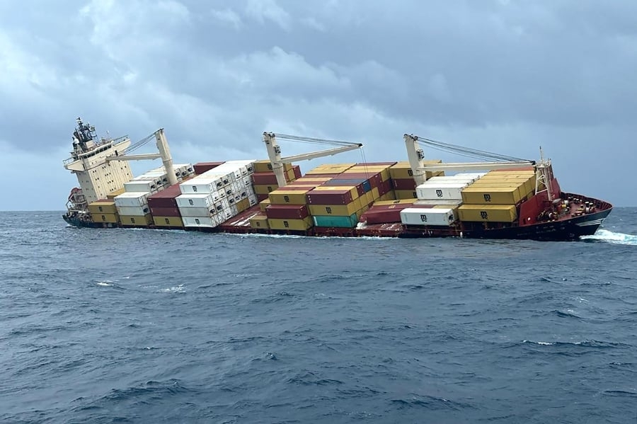Ship carrying 640 containers and hazardous chemicals sinks off India