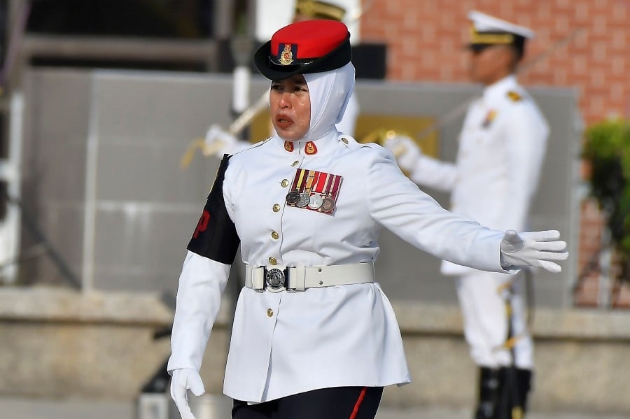 Moving poem recital stirs hearts at Warriors' Day parade