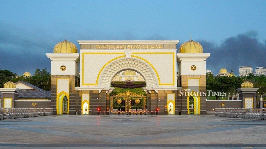 1,000 Istana Negara staff receive 'korban' meat for Aidiladha