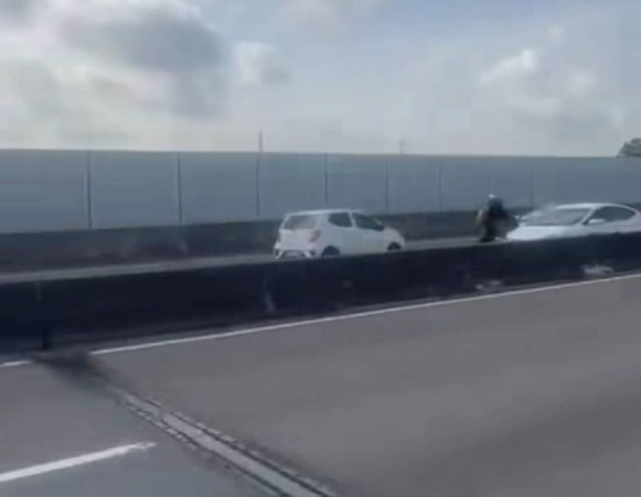 Johor EDL wrong-way driver faces action