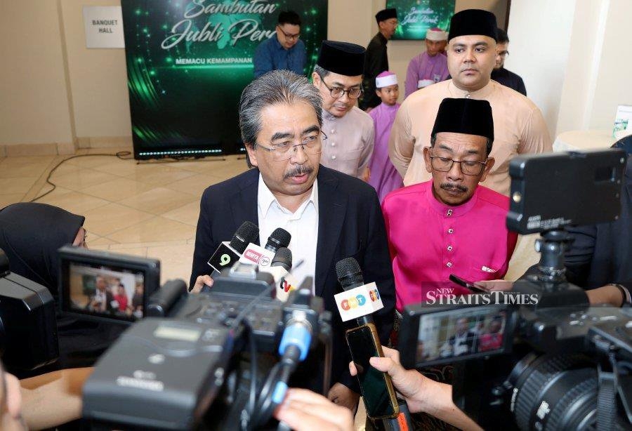 Malaysia to continue rubber glove exports to US despite tariffs