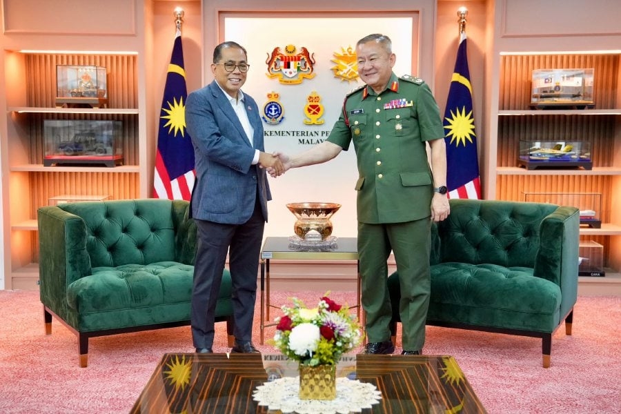 Johnny Lim, first three-star general of Chinese descent, retires