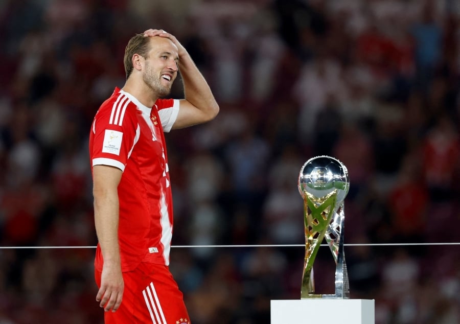 Kane, Diaz score as Bayern outclass Stuttgart to lift German Supercup