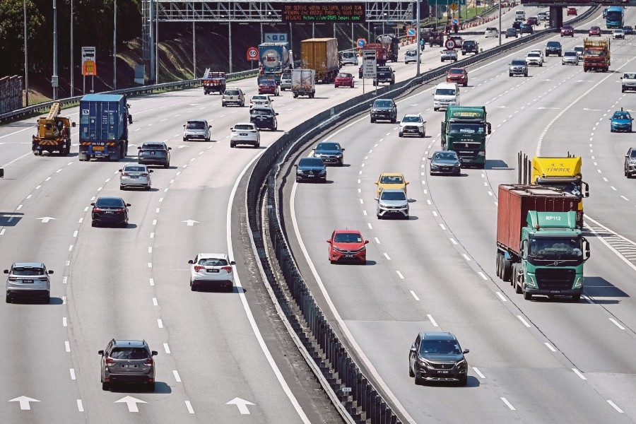 Heavy vehicle speed limiters vulnerable to tampering, say industry insiders