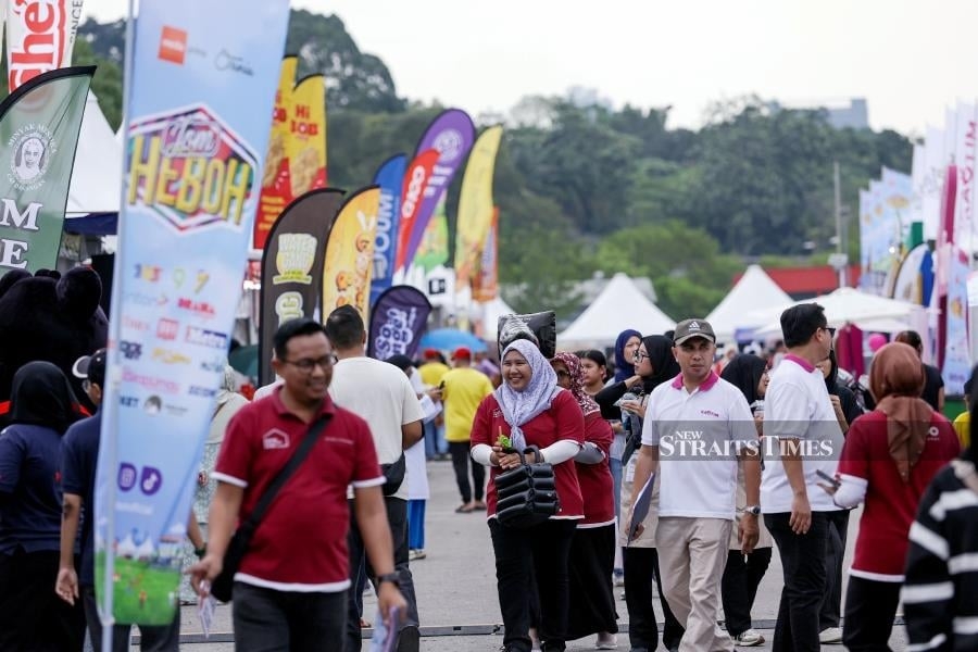 Karnival Jom Heboh 2025's first day draws crowds despite sweltering heat