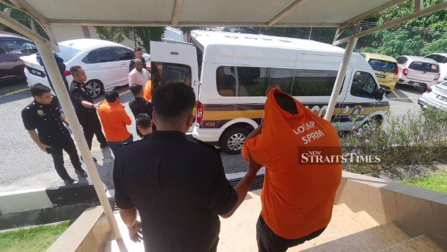 MACC detains 6 cops for alleged ketum juice cover-up bribe