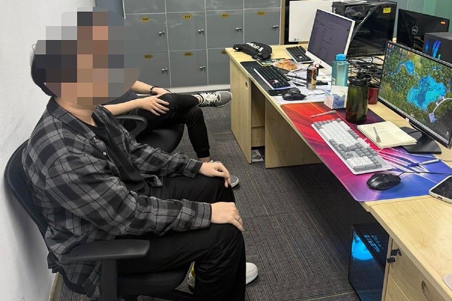 Police bust online gambling call centre in KL, 13 arrested
