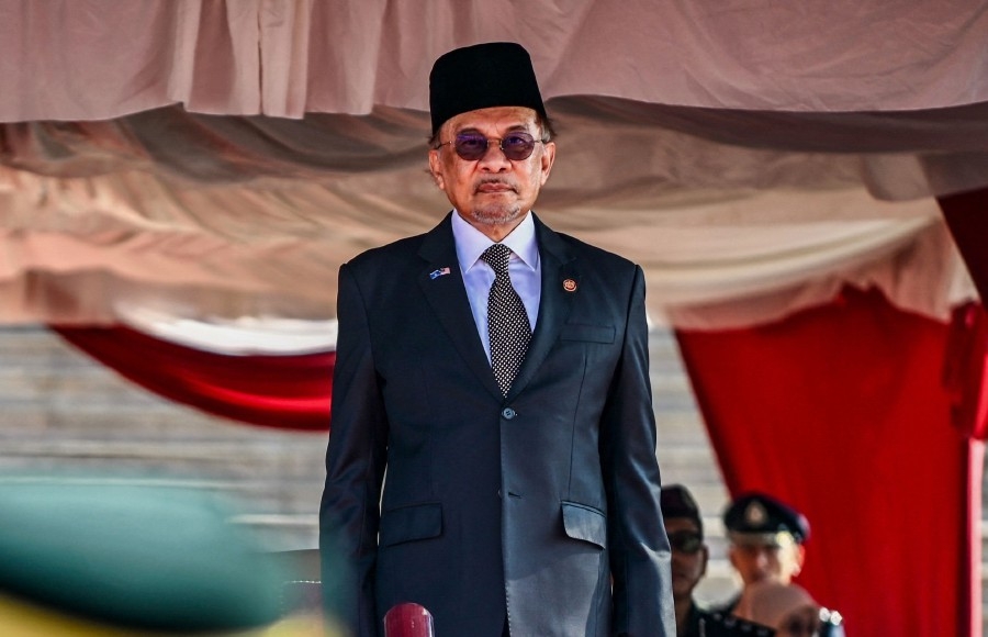 [UPDATED] Anwar urges restraint on Petronas-Petros issue, pending talks with Sarawak