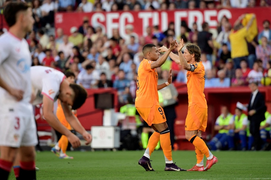 Mbappé, Bellingham break Sevilla as Real win firestorm clash