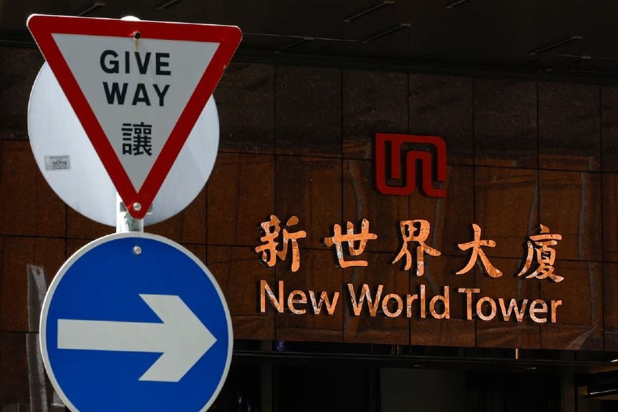 New World bondholders receive interest payment on dollar note