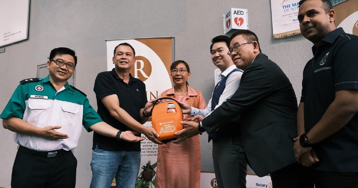 More AEDs needed in public spaces to improve heart attack response, says MP