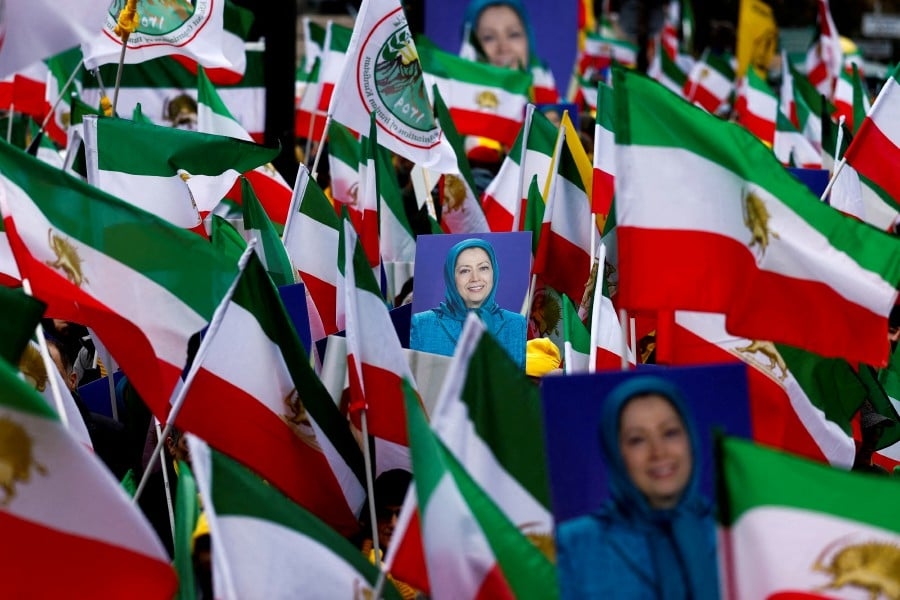 Up to Iranians to decide future, says dissident leader
