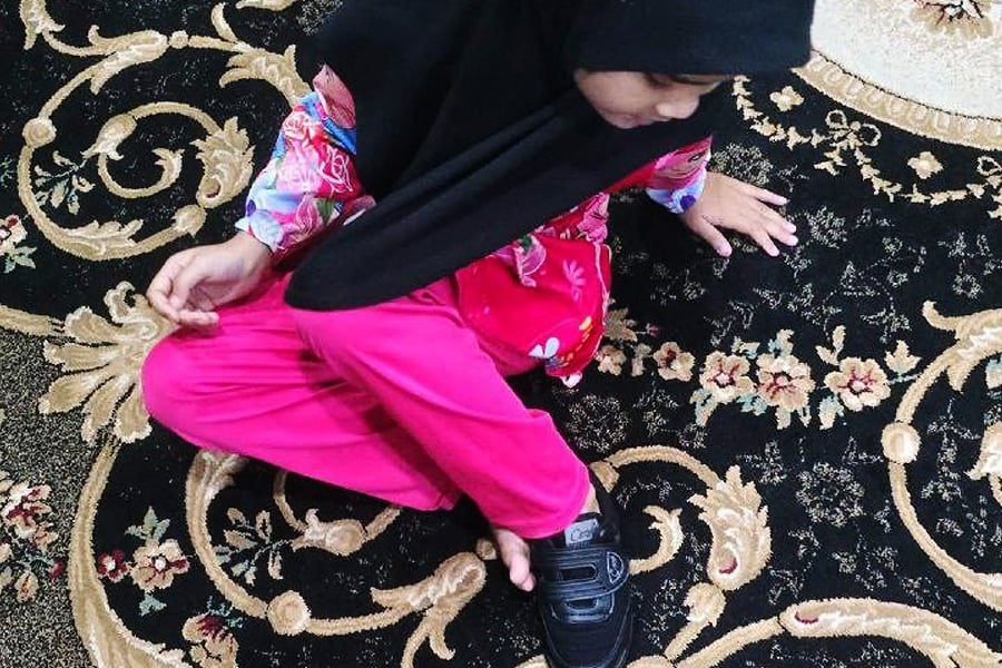 Girl, 7, finally starts school after 4-month delay