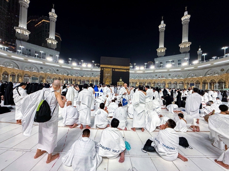 Man arrested for hiding women in bus to enter Makkah illegally