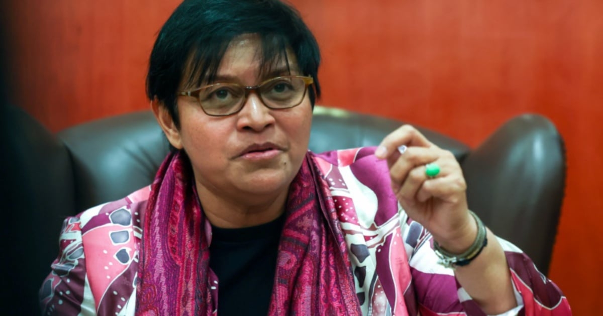 Azalina: Govt should consider raising retirement age to 65