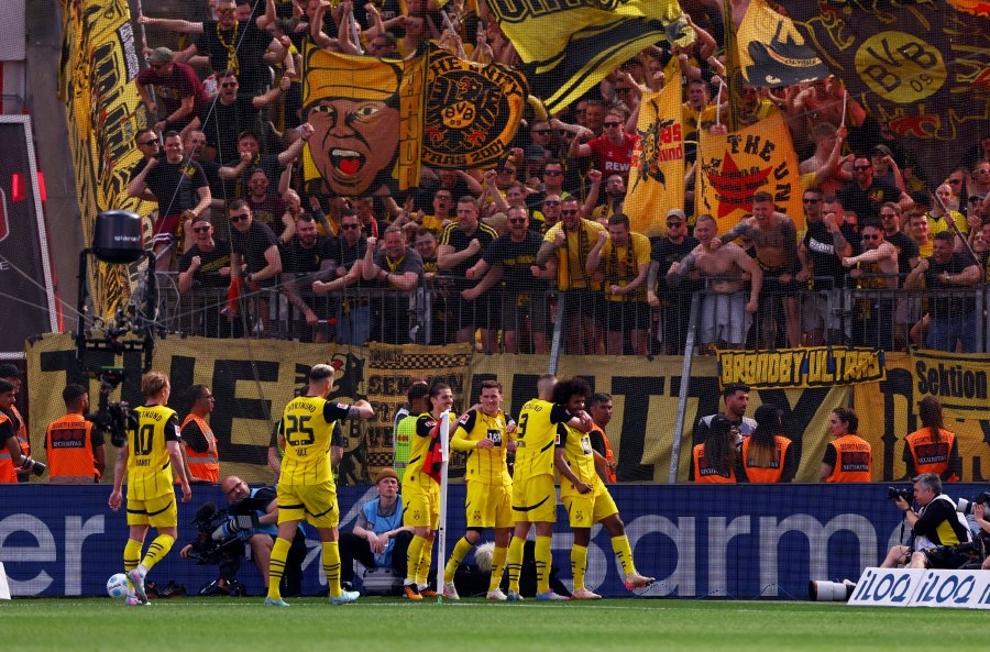 Dortmund thump Leverkusen to spoil Alonso's home farewell