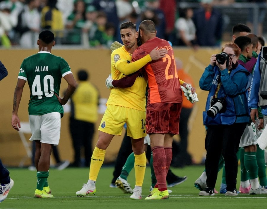Palmeiras and Porto play out goalless draw in Club World Cup opener
