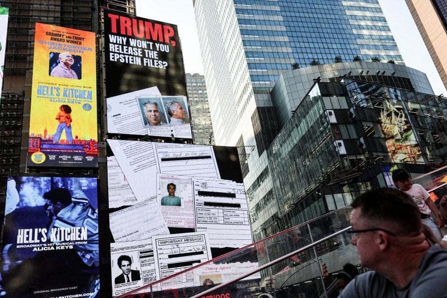 Trump's distraction methods fall flat against Epstein uproar