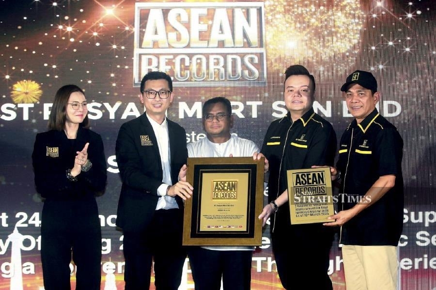 ST Rosyam Mart bags Asean Records honour