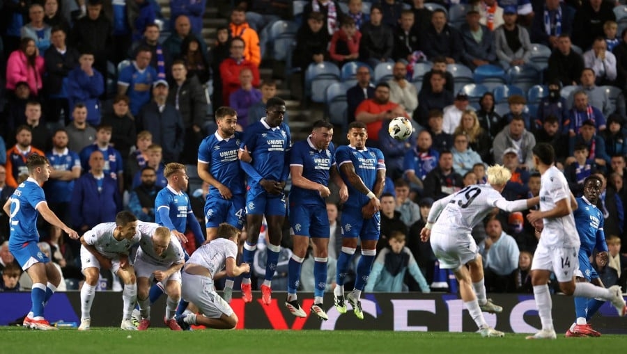 Ten-man Rangers drop more points against Dundee