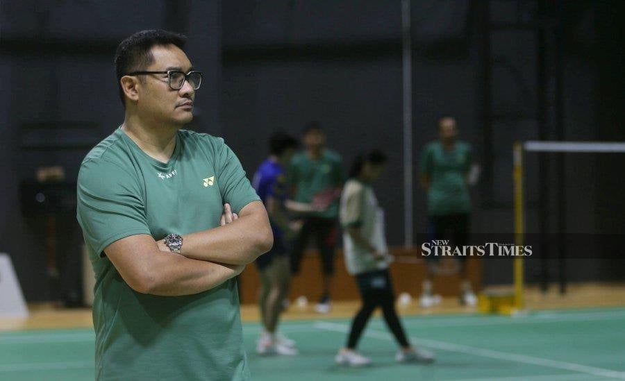 Coach Rosman working to groom successors to Pearly-Thinaah