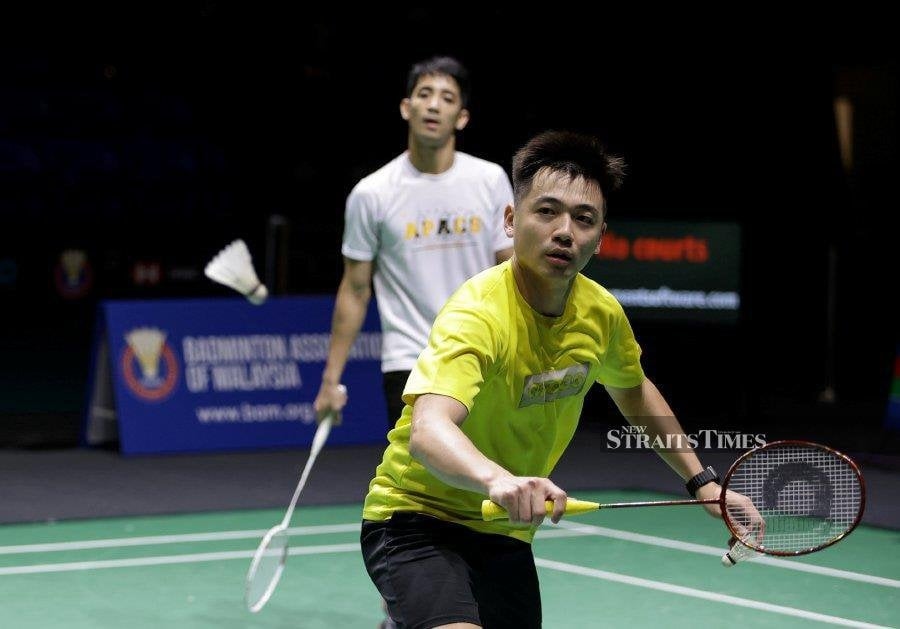 Azriyn-Wee Kiong stun former world No. 1 at Japan Open